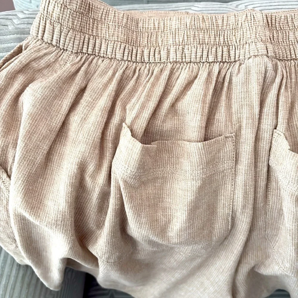 Lane Bryant Tan Shorts w/Elastic Waistband. Deep Front Pockets. Size 14/16